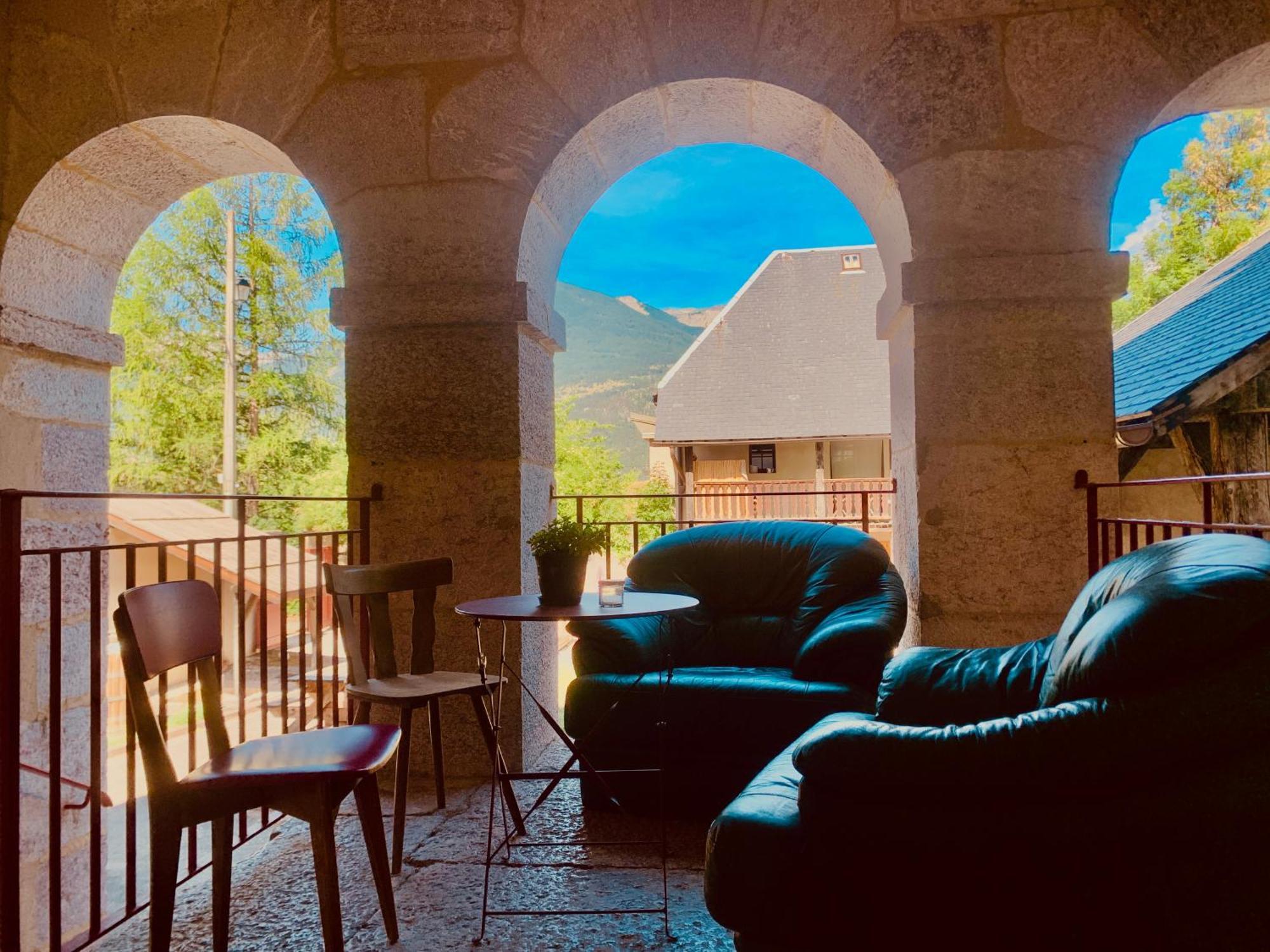 Le Pavillon Des Officiers Aparthotel Mont-Dauphin Εξωτερικό φωτογραφία
