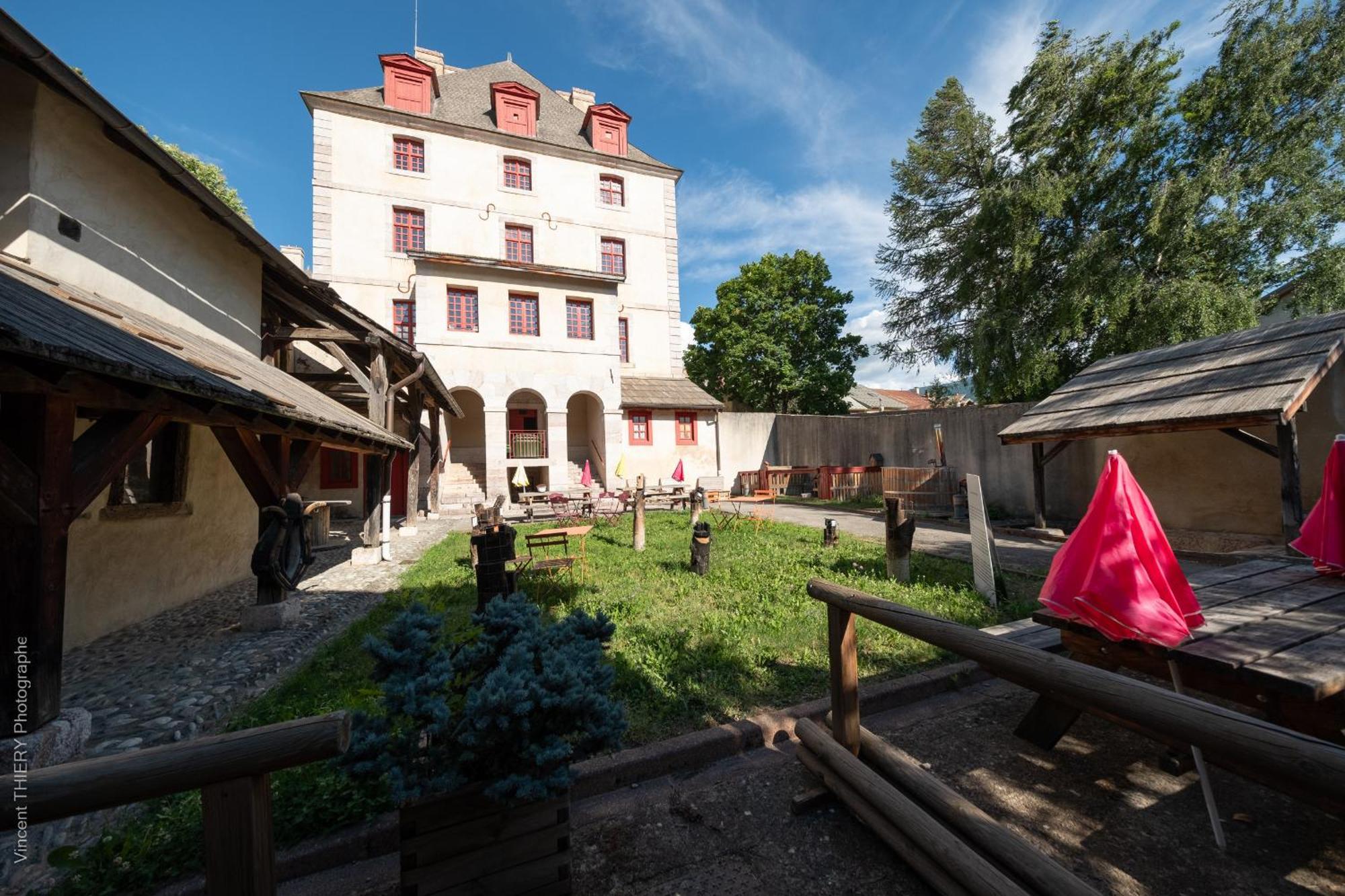 Le Pavillon Des Officiers Aparthotel Mont-Dauphin Εξωτερικό φωτογραφία