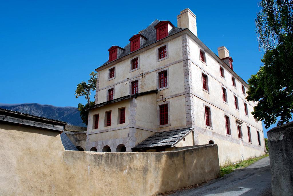 Le Pavillon Des Officiers Aparthotel Mont-Dauphin Εξωτερικό φωτογραφία